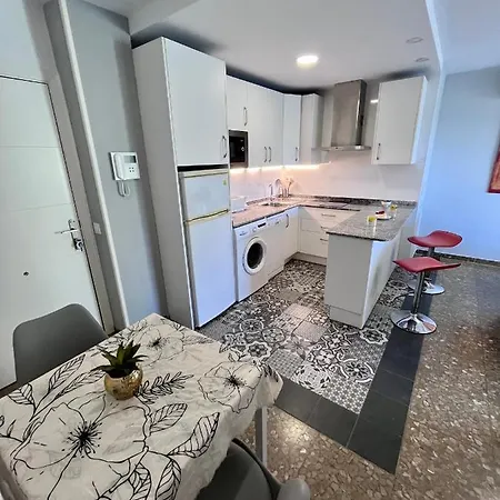 Apartment Gatu Lucero, Preferente Mayores De 25 Anos Y Familias *