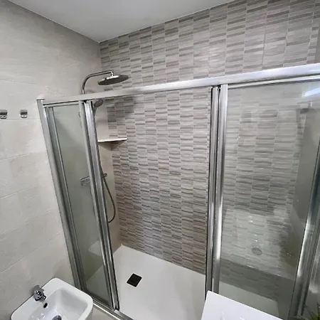 Gatu Lucero, Preferente Mayores De 25 Anos Y Familias Apartment